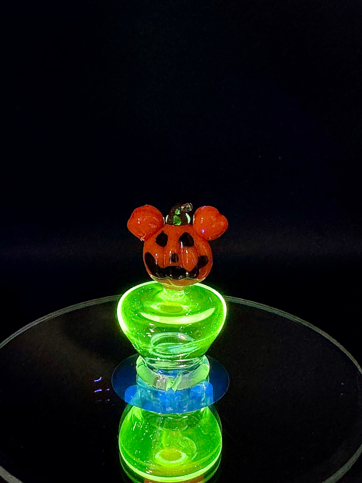 #1 Pumpkin Mickey Pivot Top