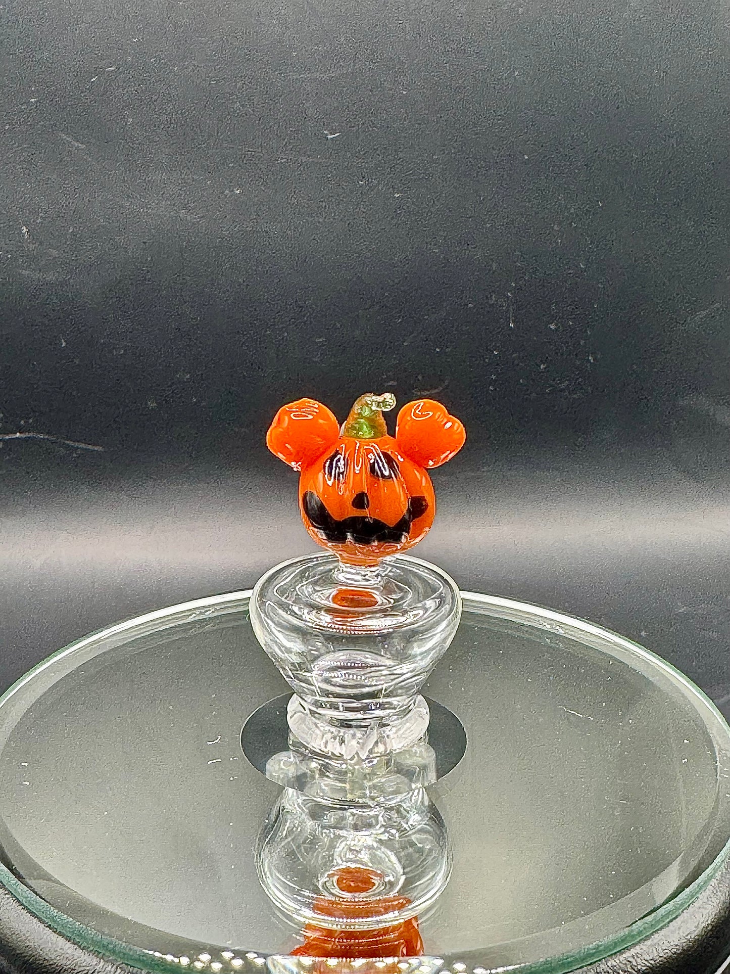 #1 Pumpkin Mickey Pivot Top
